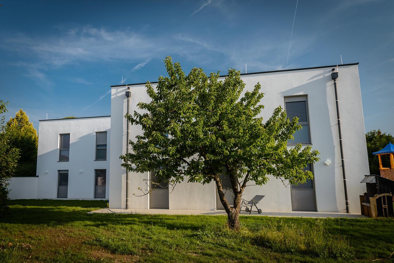 Dorfmeister Business Hotel B&B Weikersdorf am Steinfelde المظهر الخارجي الصورة